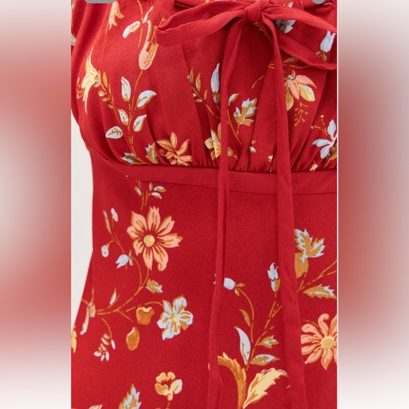Reformation Camira Crepe Midi-Dress in Borsa Floral Red | Size 0 - Picture 4 of 14